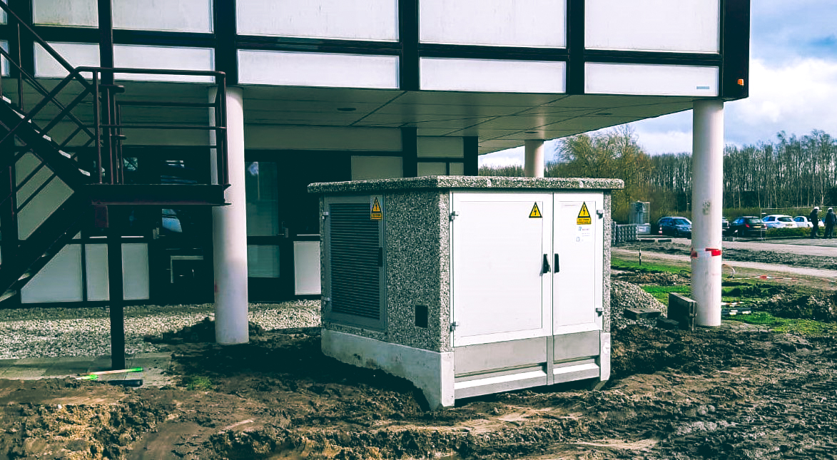 Compactstation transformatorstation bij ziekenhuis Nij Smellighe